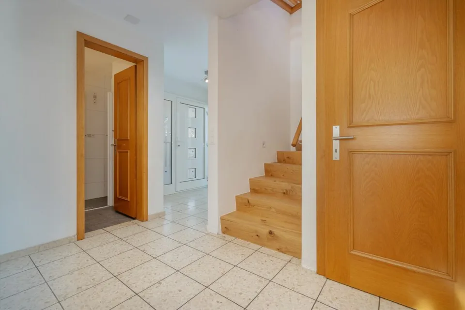 Freistehendes 6½-Zimmer Einfamilienhaus mit Wintergarten und viel Umschwung – Foto 8 von 21