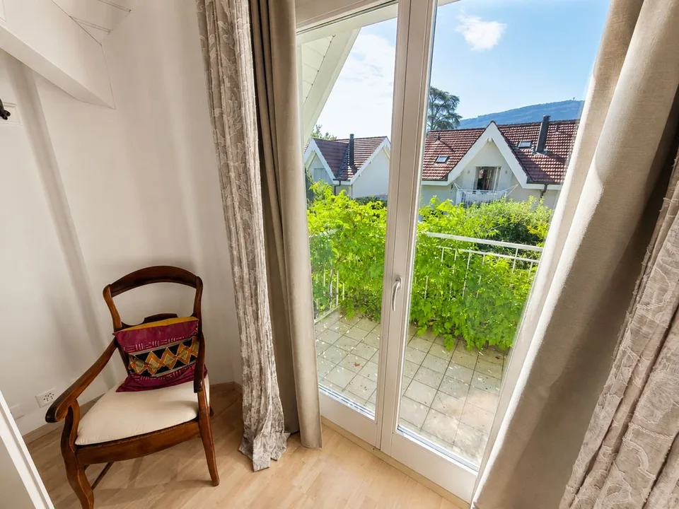Familienhaus mit Möbeln und eigenem Garten in Carouge