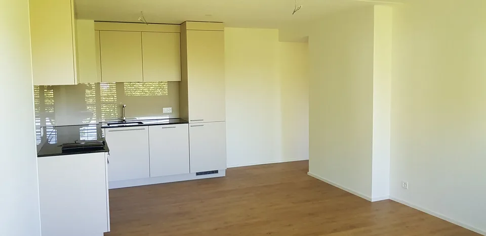 Helle und schöne 2.5-Zimmerwohnung / Befristete Miete bis zum 31.09.2027