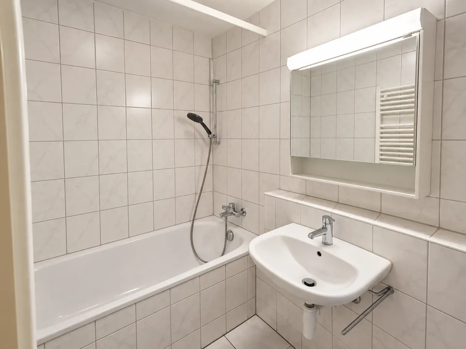 Bright 2.5 room apartment for rent