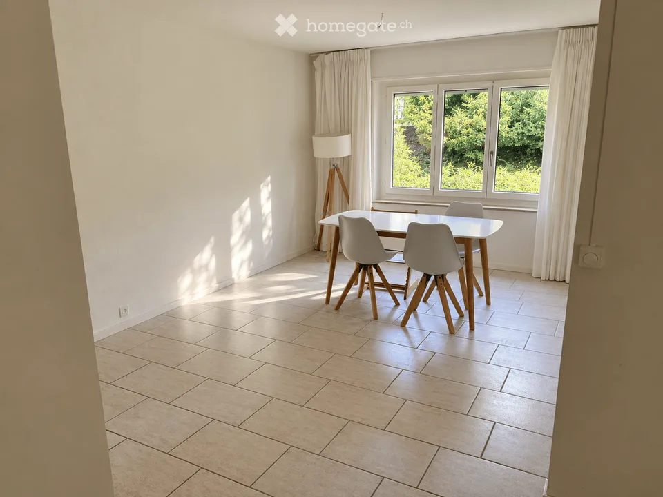 4-Zimmer-Wohnung im Grünen mit Garten in Küsnacht, Untermiete 18 Monate