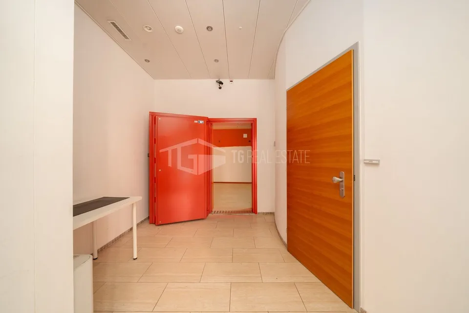 Grands espaces commerciaux et bureaux – photo 19 sur 21