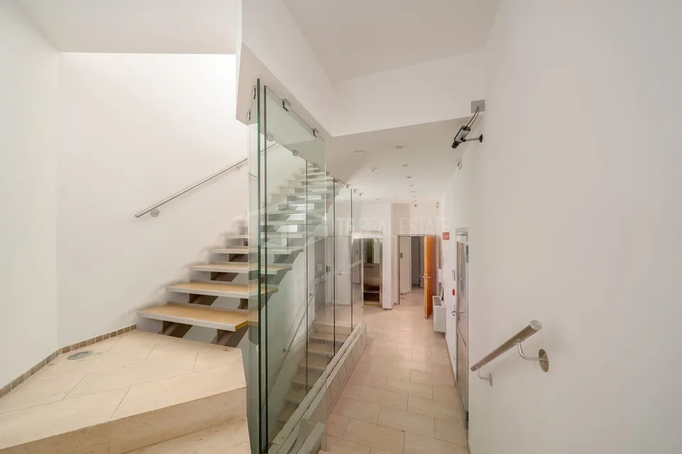 Grands espaces commerciaux et bureaux – photo 18 sur 21