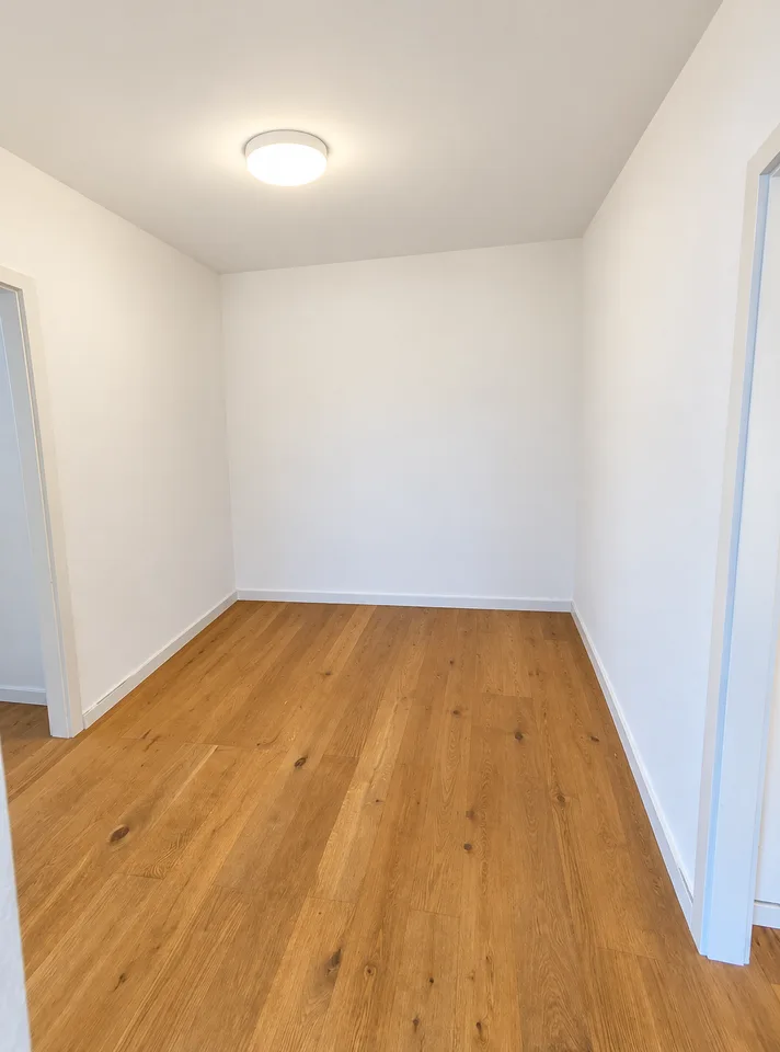 A Home Above the City – Bright 2.5-Room Apartment with Panoramic View