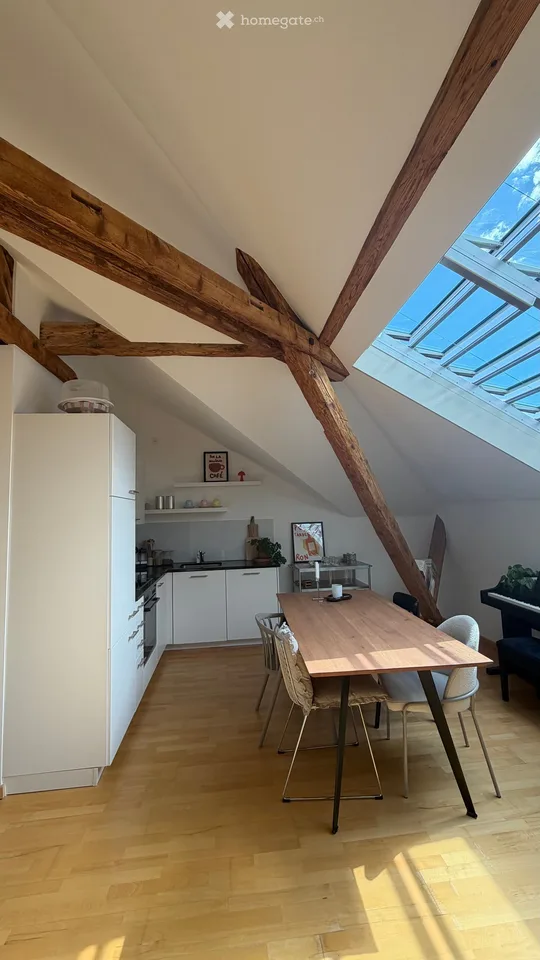 Wunderschöne 2.5Zi Dachwohnung im Zentrum von Biel