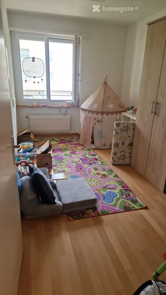 Appartement très abordable et lumineux de 4,5 pièces