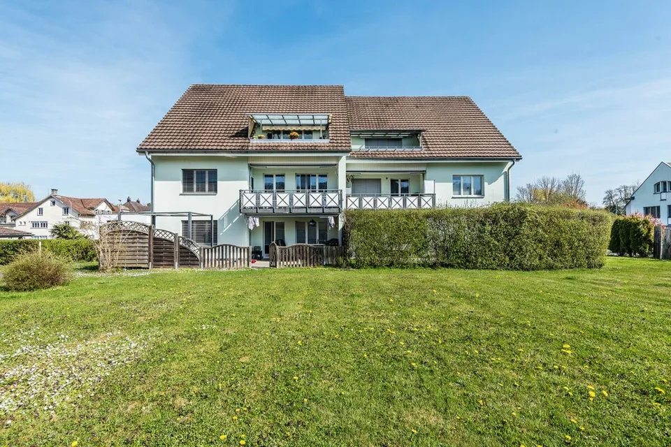 Appartement 3,5 pièces, rénové, disponible immédiatement – photo 2 sur 13