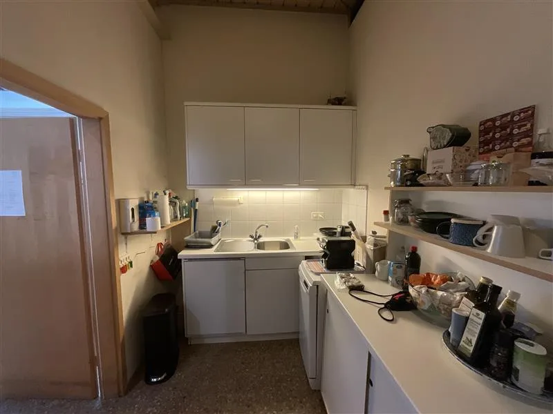 132 m² d'espace de bureau sur la General-Dufour-Strasse à Biel – disponible à partir de décembre 2026 – photo 5 sur 6