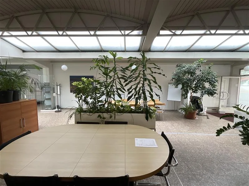 132 m² d'espace de bureau sur la General-Dufour-Strasse à Biel – disponible à partir de décembre 2026 – photo 3 sur 6