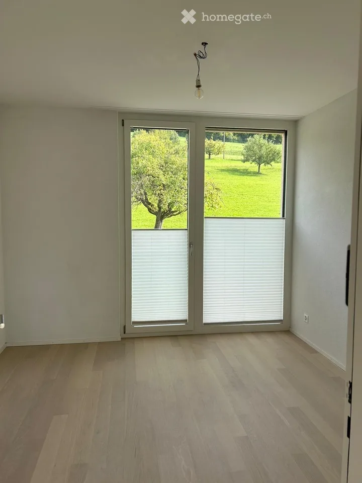 High-quality 4.5-room attic apartment with unique views and outdoor whirlpool