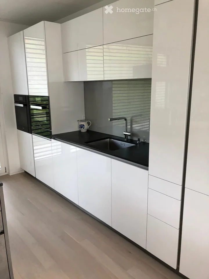 High-quality 4.5-room attic apartment with unique views and outdoor whirlpool