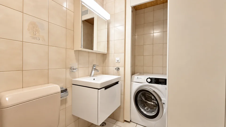 Charmante Dachwohnung mit Cheminée, grossem Balkon und Weitsicht – Foto 9 von 14