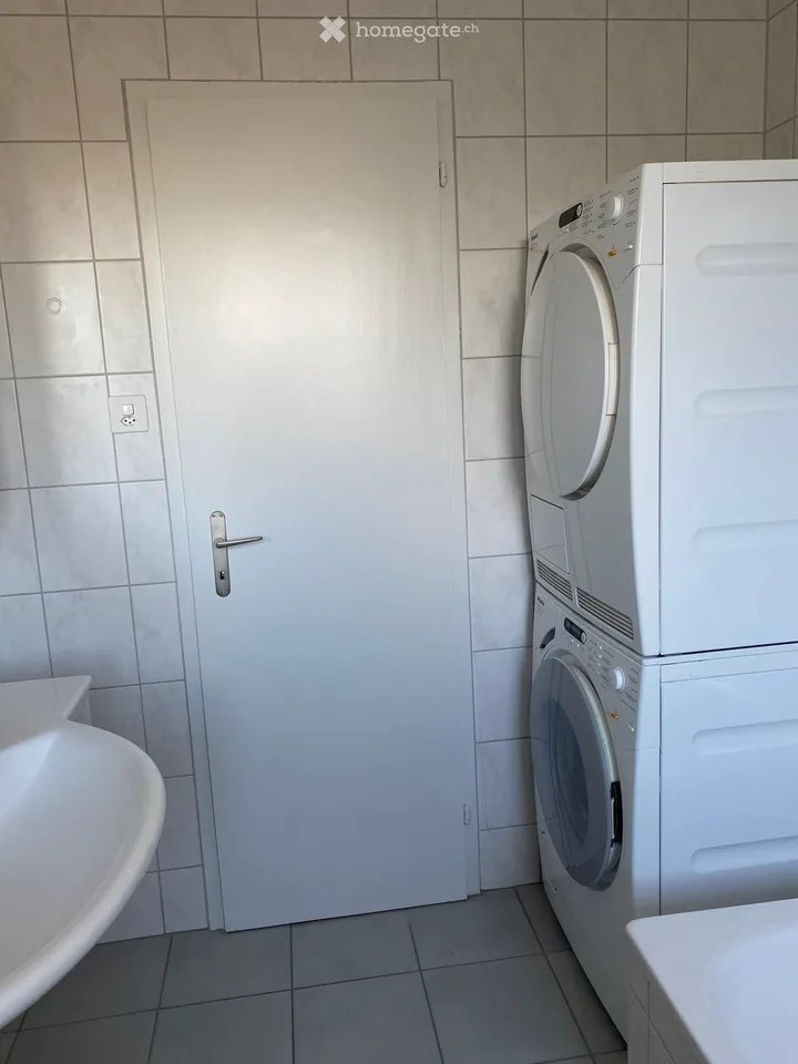 3.5-Zimmer-Wohnung mit 2 Balkon an ruhiger Lage in Basel