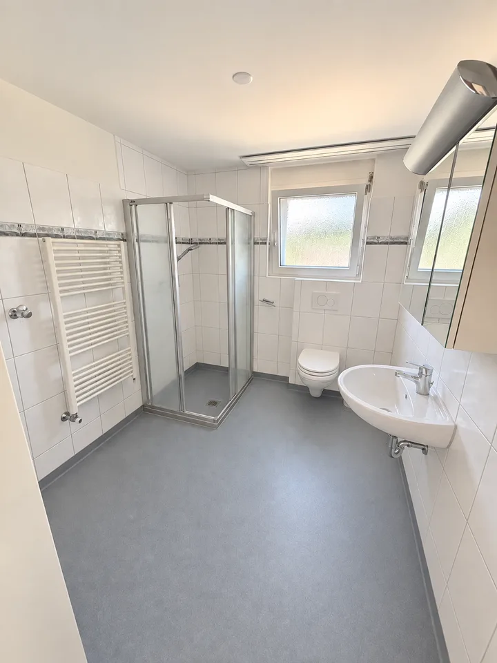 grosszügige, komfortable 3.5-Zimmer-Senioren-Wohnung mit sonnigem Balkon