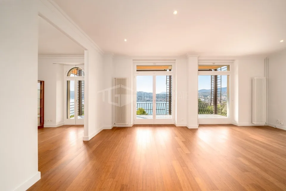 ELEGANTE 5,5-ZIMMER-WOHNUNG MIT SPEKTAKULÄRER SEESICHT (Copy)