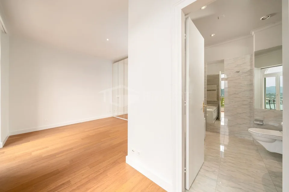 ELEGANTE 5,5-ZIMMER-WOHNUNG MIT SPEKTAKULÄRER SEESICHT (Copy)