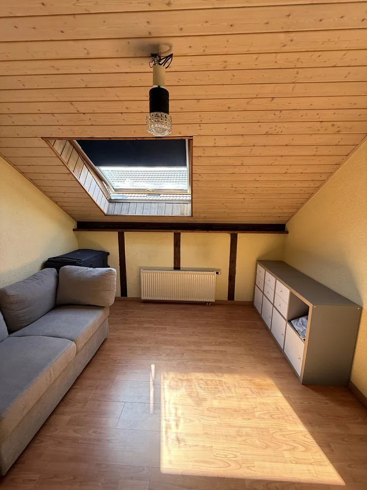 Charming apartment in small 3-family house with sunny balcony