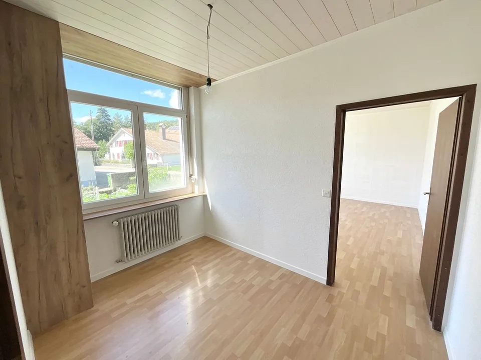 Bright ground floor apartment - beautiful volumes and versatile spaces