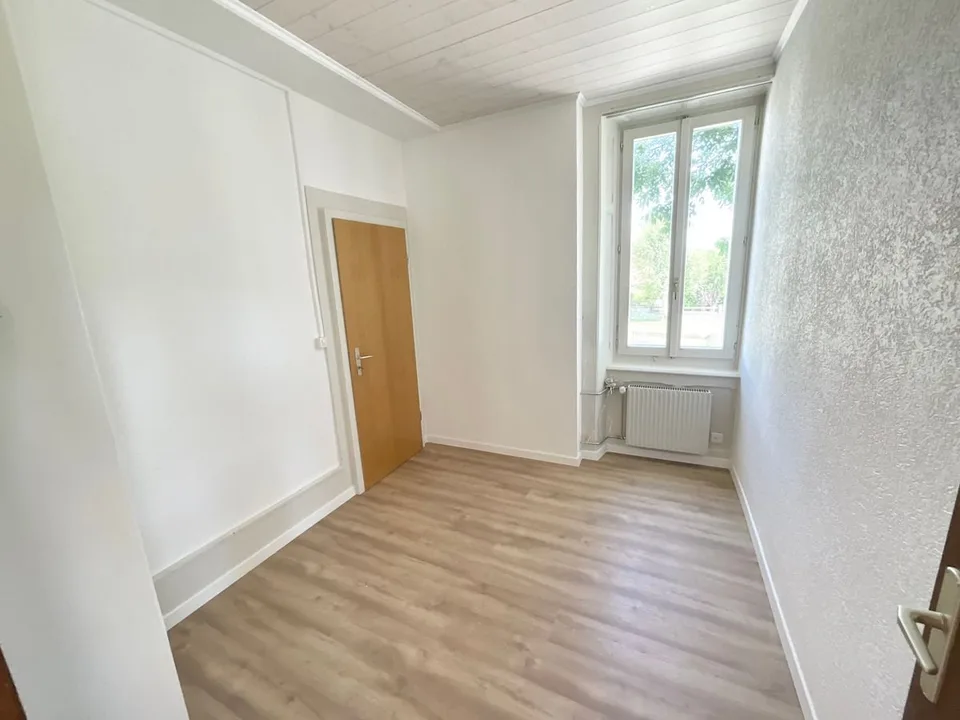 Bright ground floor apartment - beautiful volumes and versatile spaces