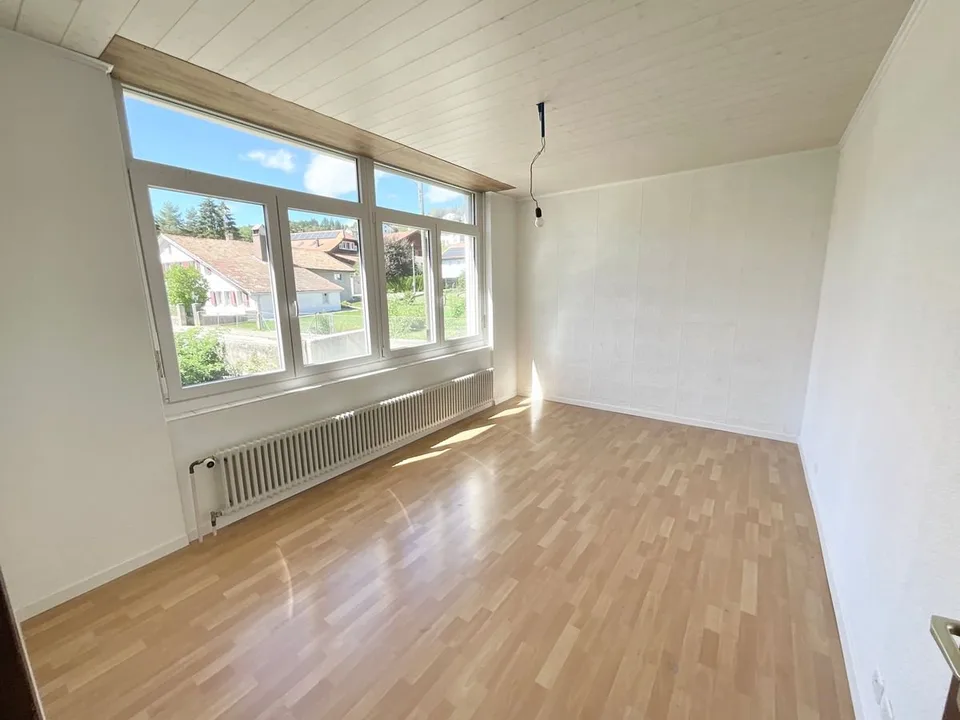 Bright ground floor apartment - beautiful volumes and versatile spaces