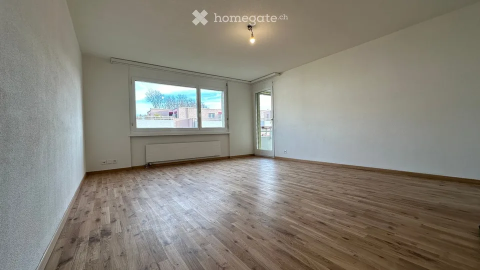 Appartamento ristrutturato di 4,5 locali con balcone a Hombrechtikon
