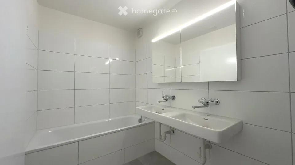 Appartamento ristrutturato di 4,5 locali con balcone a Hombrechtikon