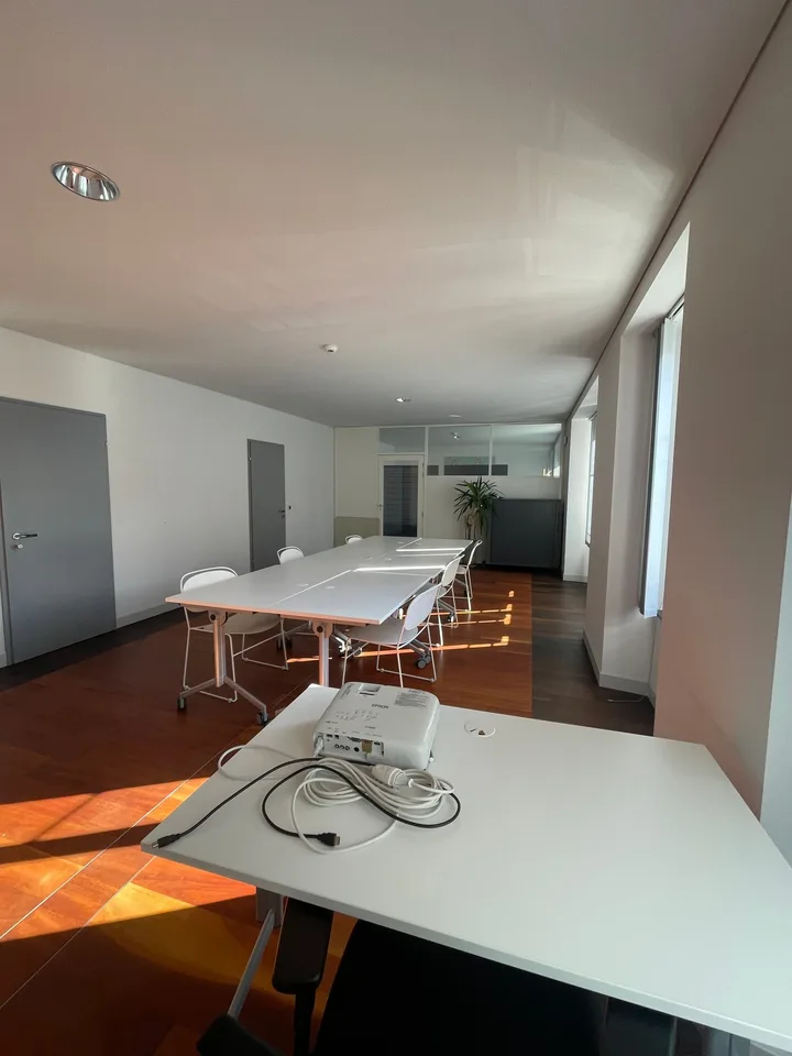 Ufficio moderno e luminoso a La Chaux-de-Fonds – foto 5 di 8