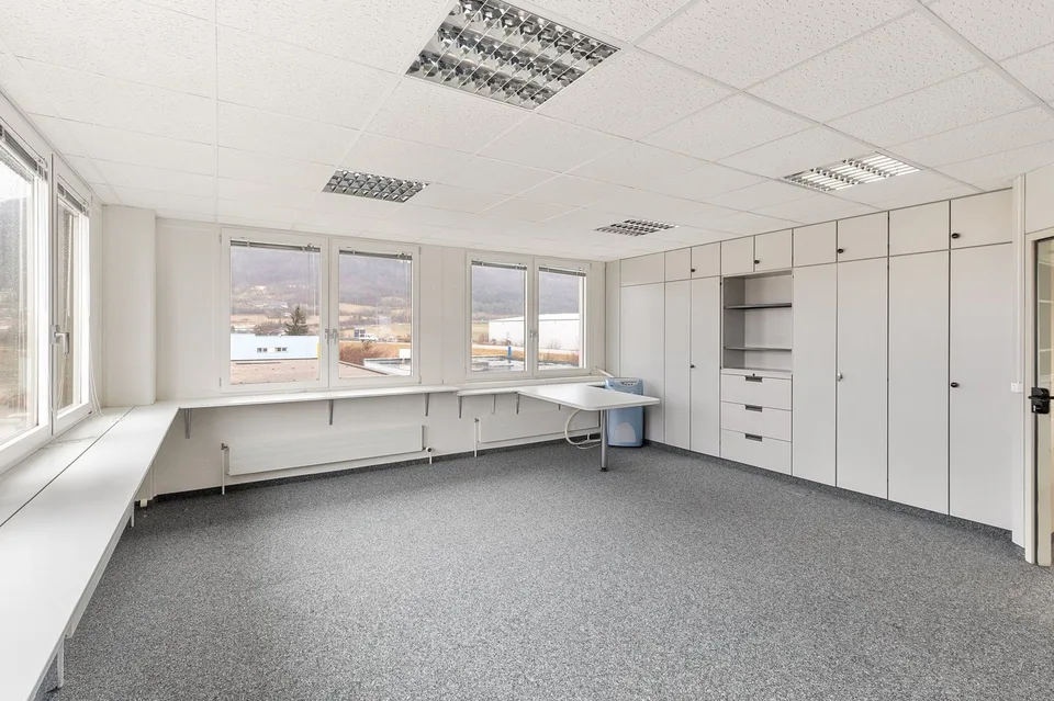 Seltene Kombination aus Büro und Lager an einem Standort – Foto 5 von 13