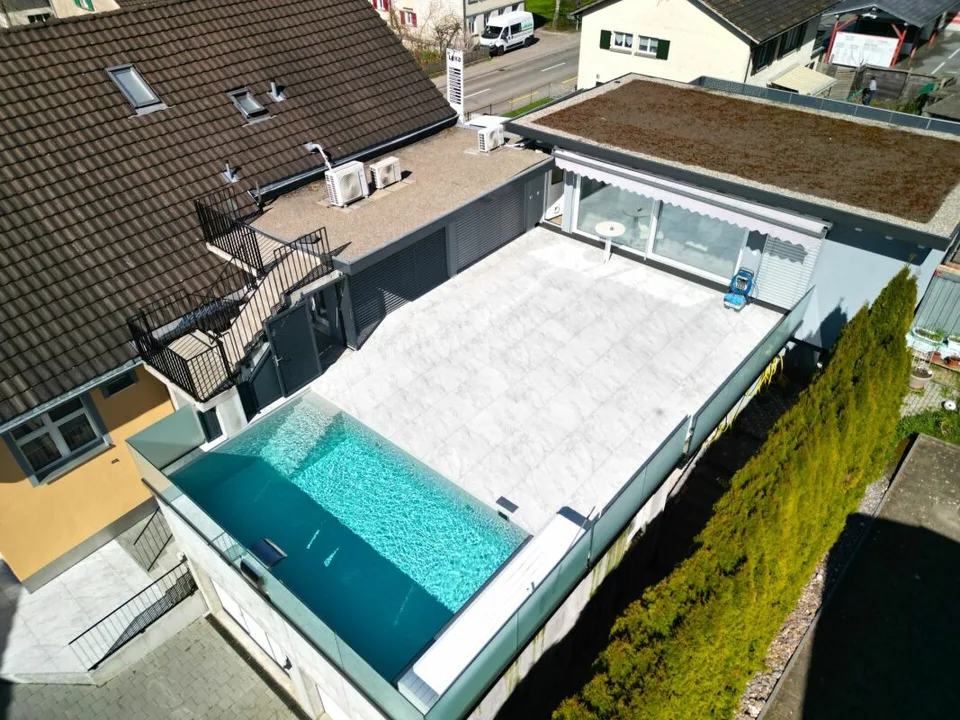 Grosszügig wohnen, flexibel nutzen - mit Pool und Gewerbefläche – Foto 8 von 12