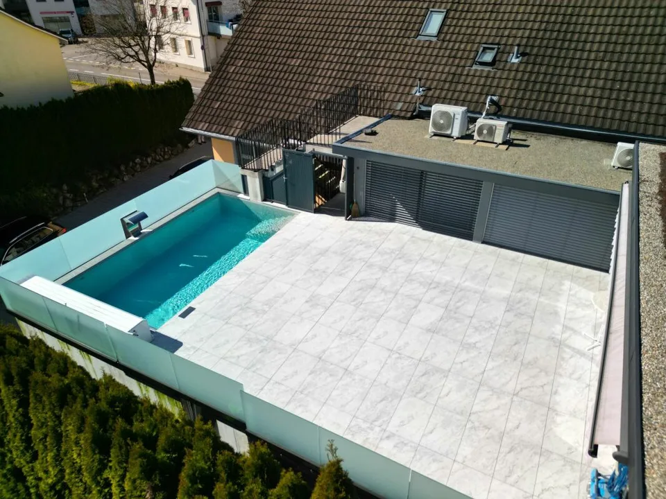Grosszügig wohnen, flexibel nutzen - mit Pool und Gewerbefläche – Foto 7 von 12