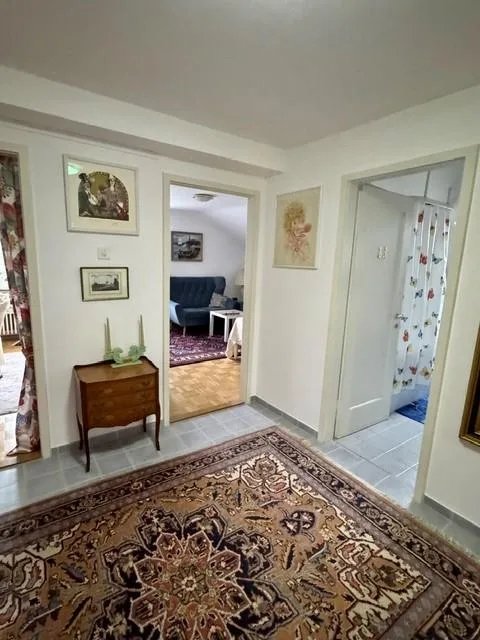 Für Sportliche und Junggebliebene, 2-Zimmerdachwohnung auf dem Bruderholz