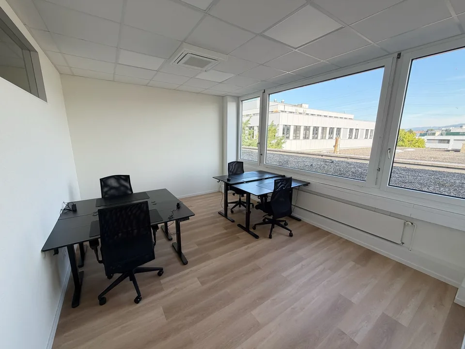 Helles, möbliertes Einzelbüro (18.6 m2) inkl. Domiziladresse & 24/7 Zugang in Cham – Foto 6 von 10
