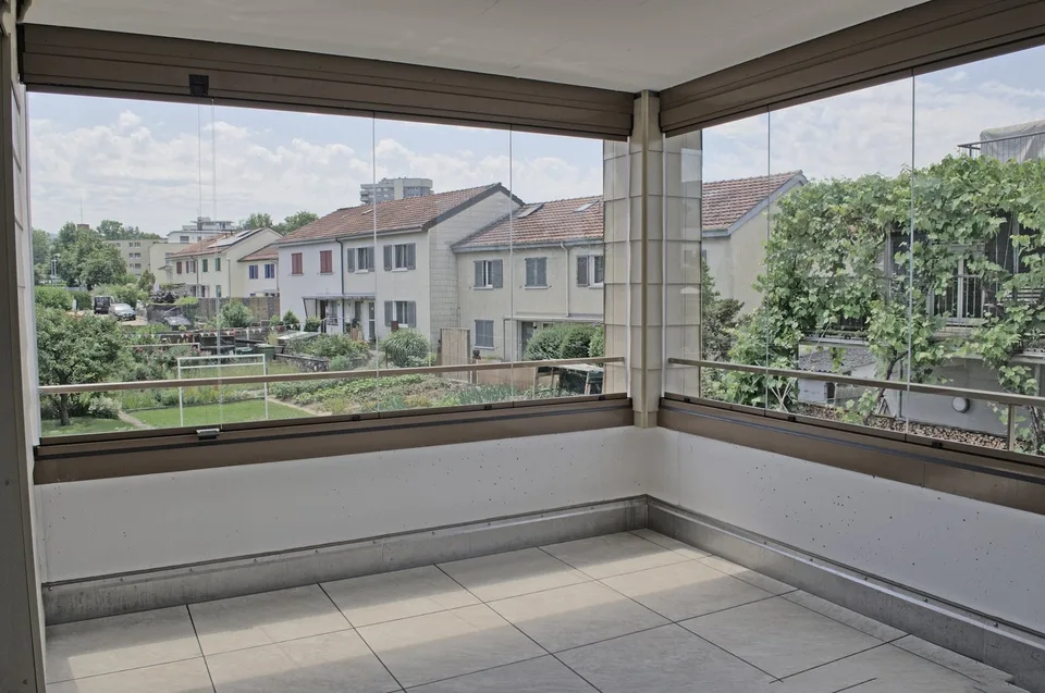 Bright, modern apartment - Your new home?