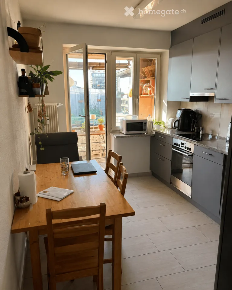 Geräumiges und helles Zimmer zur Miete in der Nähe von Kannenfeldplatz ab Mitte November