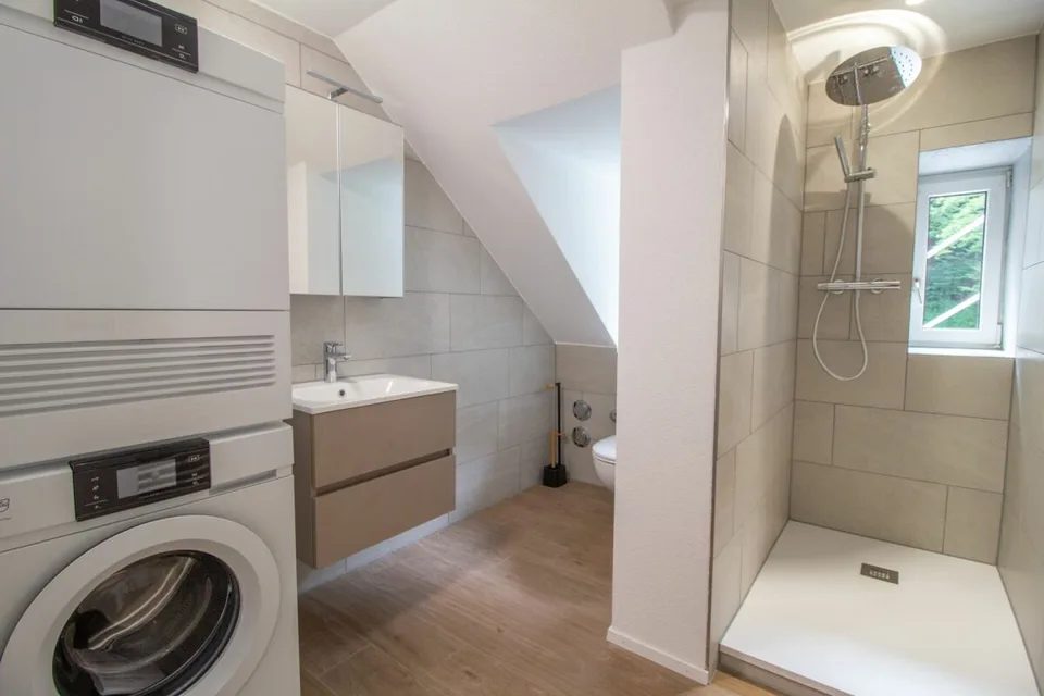 Möblierte und frisch sanierte Zimmer in WG-Wohnungen - ideal für Studierende oder Alleinstehende