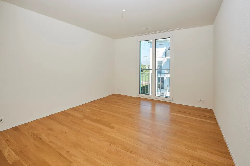 Helle 4.5-Zimmer-Wohnung mit Balkon an zentraler Lage in Kerzers