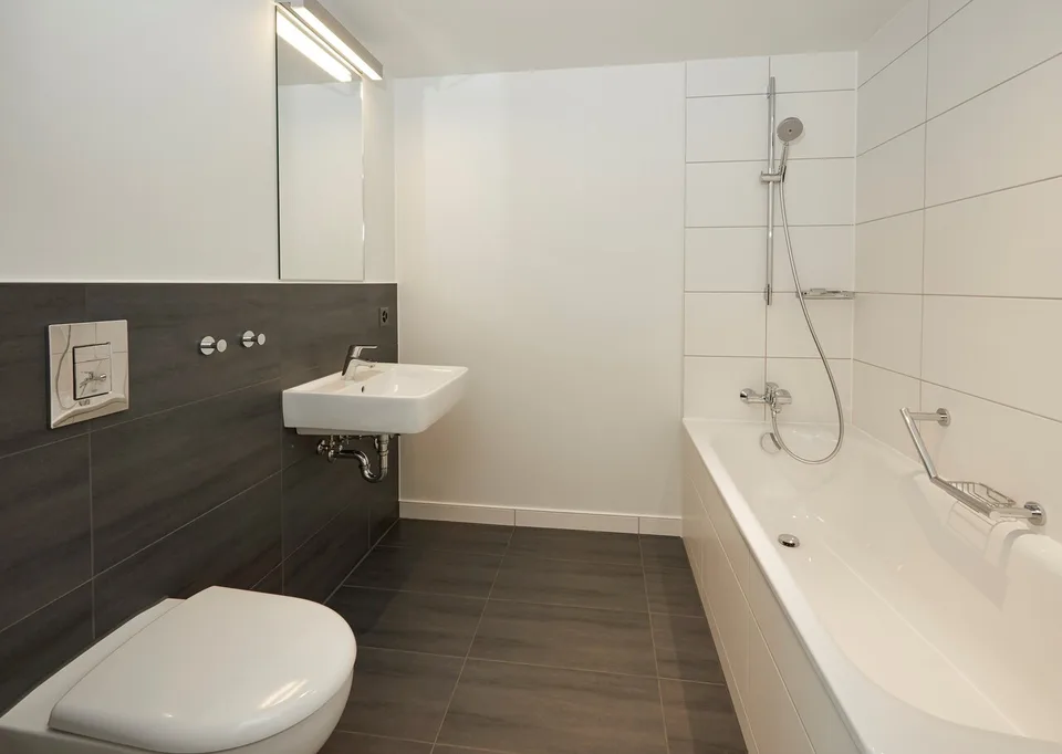 Helle 4.5-Zimmer-Wohnung mit Balkon an zentraler Lage in Kerzers