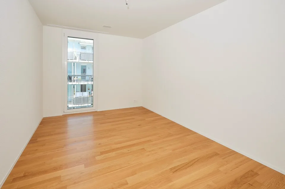Helle 4.5-Zimmer-Wohnung mit Balkon an zentraler Lage in Kerzers