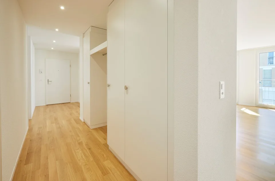 Helle 4.5-Zimmer-Wohnung mit Balkon an zentraler Lage in Kerzers