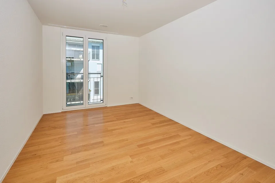 Helle 4.5-Zimmer-Wohnung mit Balkon an zentraler Lage in Kerzers