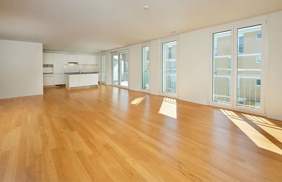 Helle 4.5-Zimmer-Wohnung mit Balkon an zentraler Lage in Kerzers
