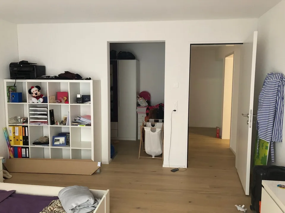 Appartement-maisonnette moderne de 2,5 pièces avec balcon à Dübendorf – disponible immédiatement !