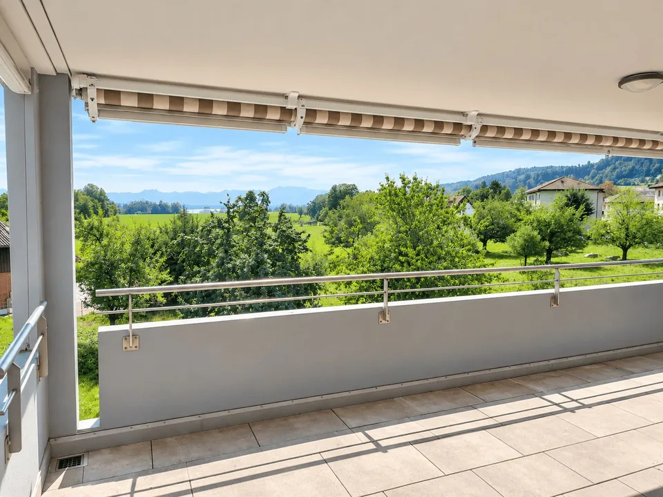 Appartamento moderno 4½ locali con balcone soleggiato e bella vista