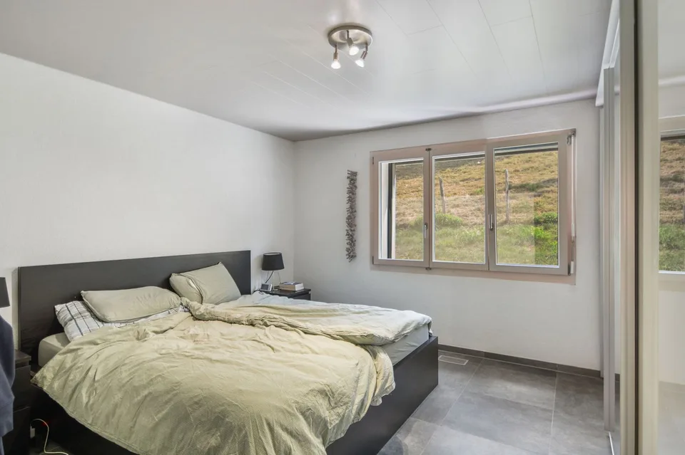 Komfortables Einfamilienhaus, Minergie-zertifiziert, 5.5 Zimmer in St-Ursanne – Foto 7 von 13
