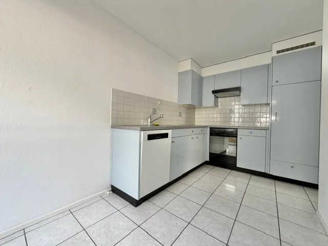 Zu vermieten in Minusio - 2.5-Zimmer-Wohnung im zweiten Stock