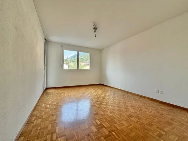 Zu vermieten in Minusio - 2.5-Zimmer-Wohnung im zweiten Stock