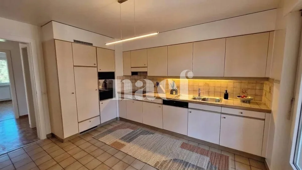 Schönes 3-Zimmer-Apartment von ca. 85m2 im 1. Stock mit Balkon