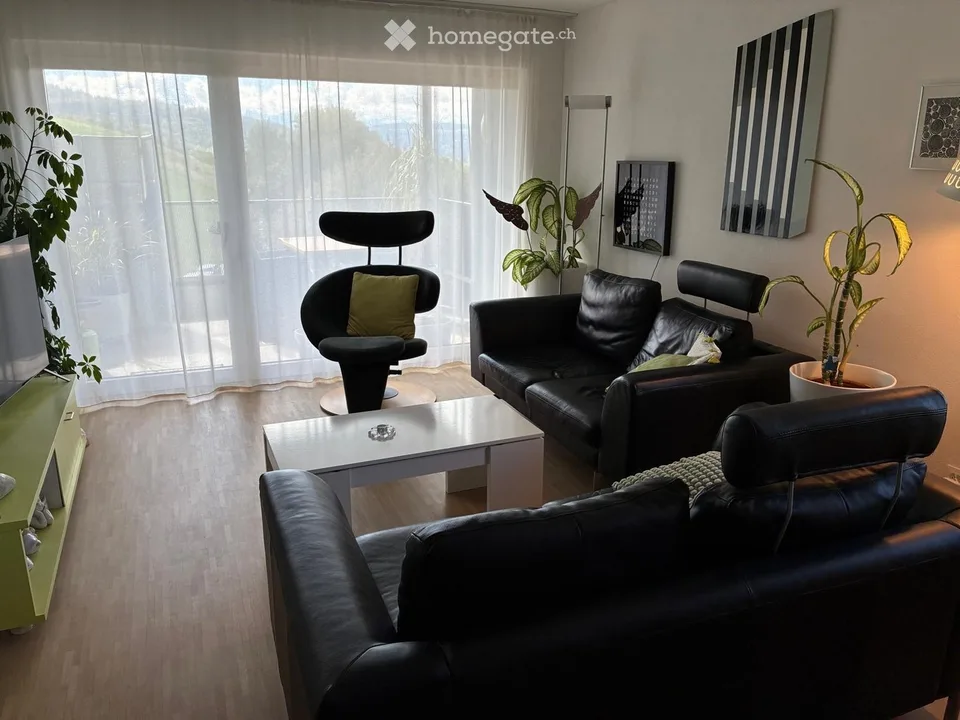 Appartement de 4½ pièces complètement rénové en 2025 à Bolligen