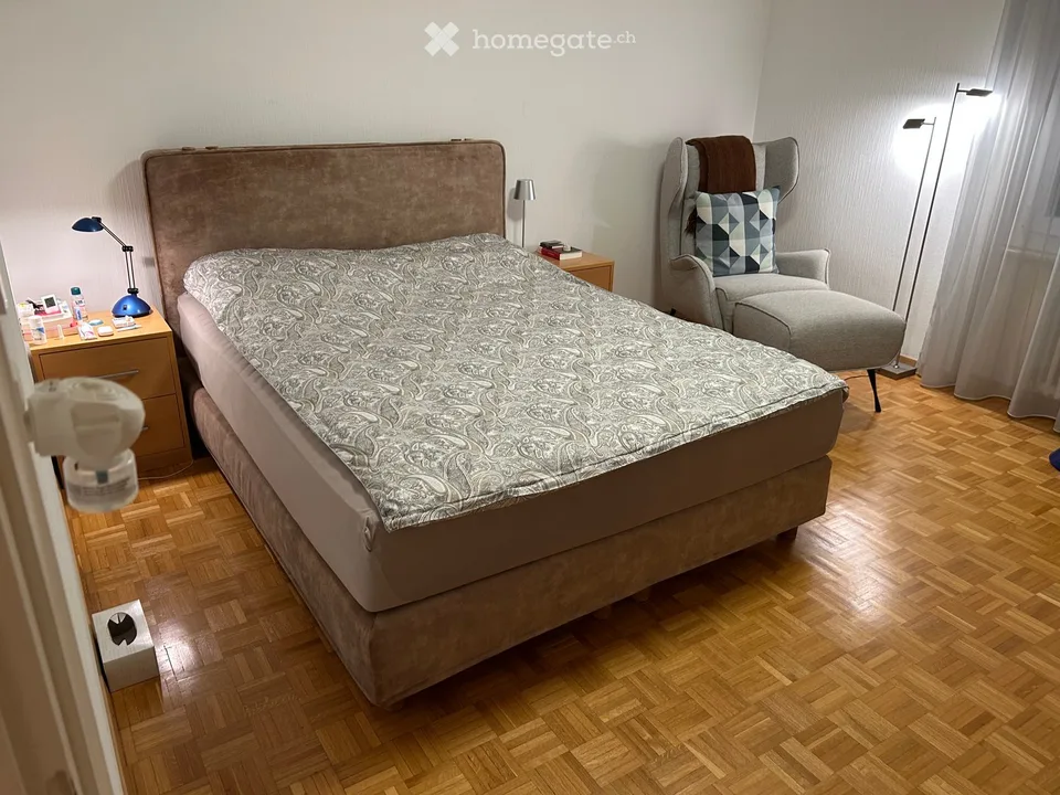 Geräumige 6-Zimmer-Wohnung mit Balkon in Pully 3330.- inklusive Nebenkosten