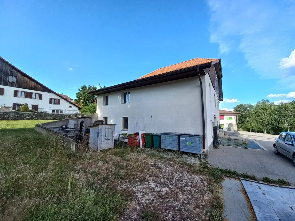 Espace commercial et de détail spacieux à Les Genevez JU – disponible immédiatement ! – photo 3 sur 7